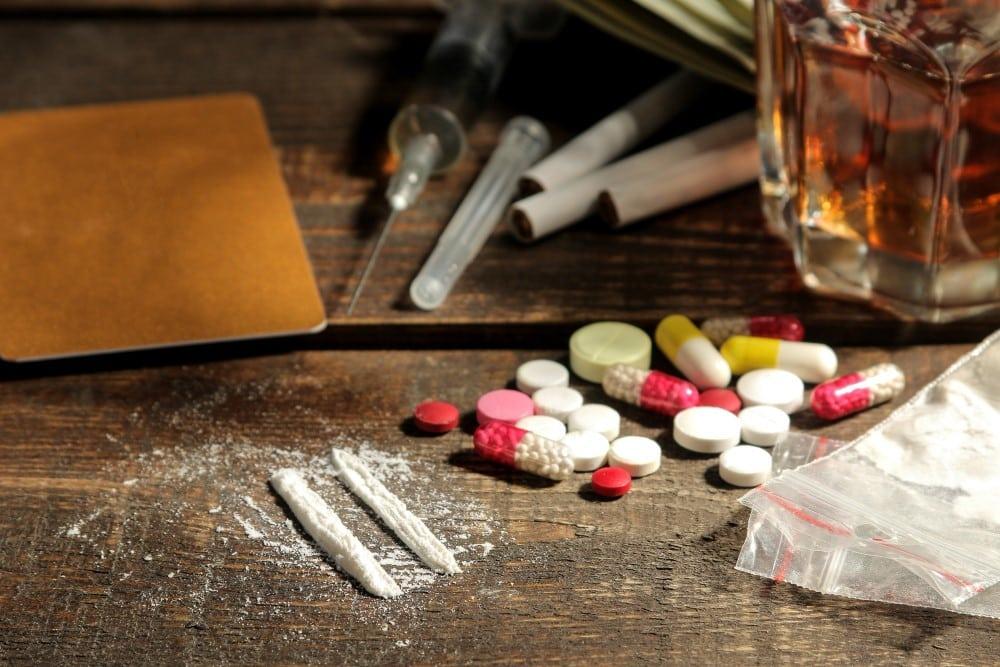 Especialistas alertam para efeitos do álcool e de outras drogas no cérebro e no organismo